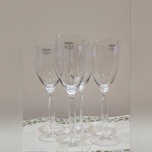 Sasaki- Set of 4 Wine Glasses